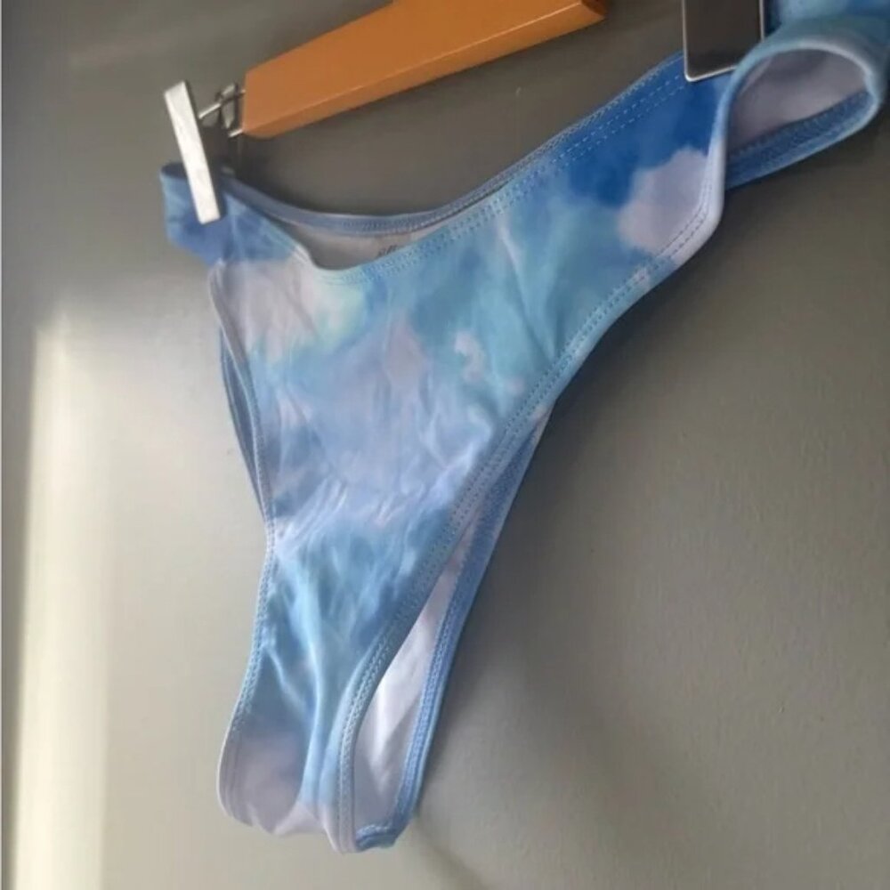 Blue Tie-Dye Sky Cloud Pattern Bikini Set With Me… - image 3